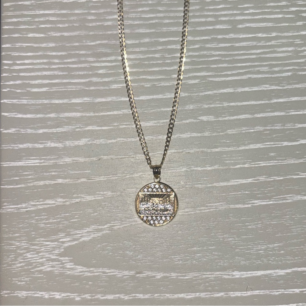 Last Supper 10K Gold circle pendant necklace